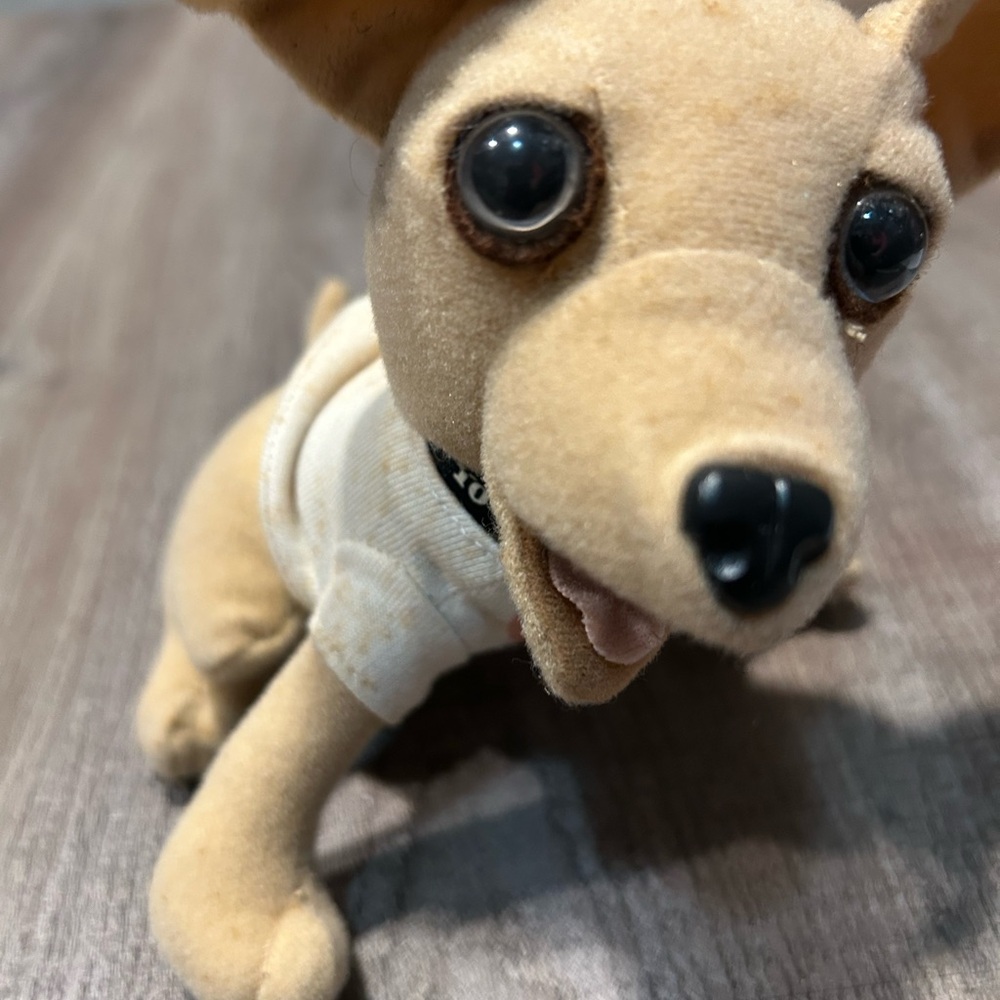 Taco Bell Chihuahua plush talking toy